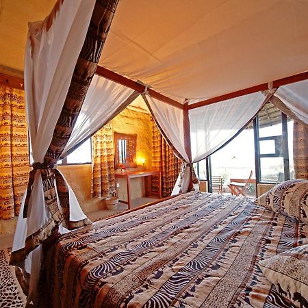 Rhino Watch Safarilodge Mweiga Kültér fotó