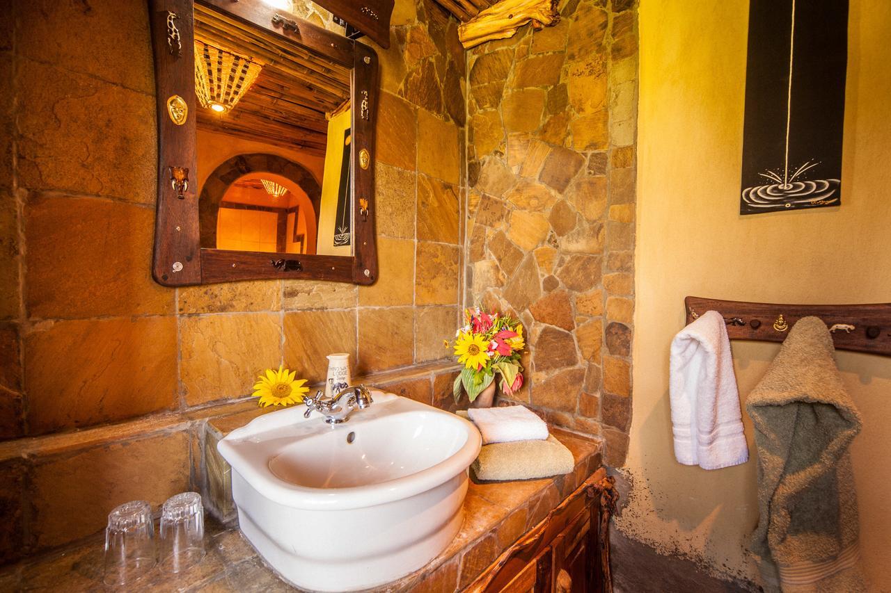 Rhino Watch Safarilodge Mweiga Szoba fotó